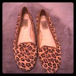 Ugg Flats- Sz 8- leopard with Ugg fur